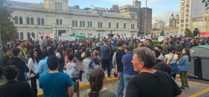Impresionante movilización: Paraná se levantó contra Milei y en defensa de la Universidad y la educación pública